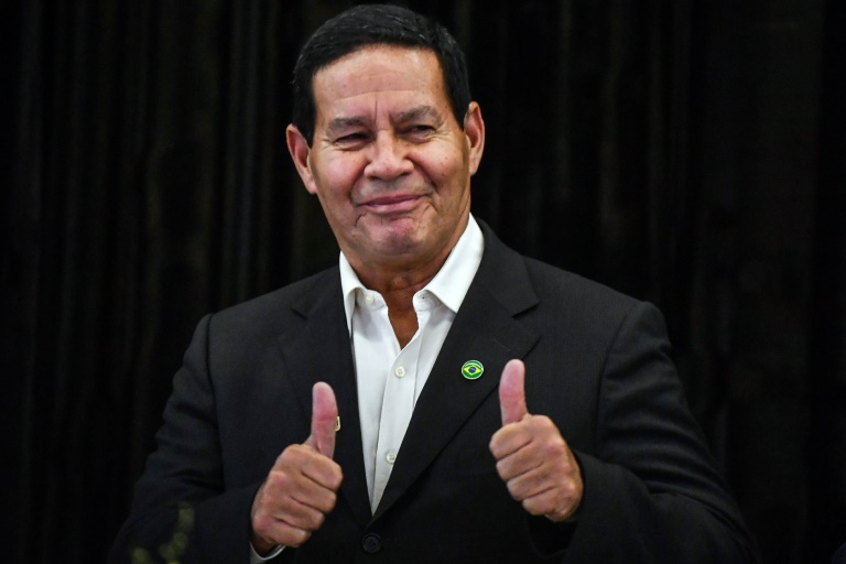 O vice-presidente eleito do Brasil, Hamilton Mourão é fotografado na reta final da campanha, em 4 de outubro de 2018 - AFP/Arquivos O vice-presidente eleito do Brasil, Hamilton Mourão é fotografado na reta final da campanha, em 4 de outubro de 2018 - AFP/Arquivos